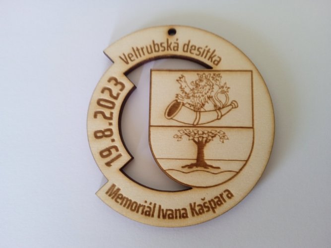 Dřevěné medaile - Množství: 51-99