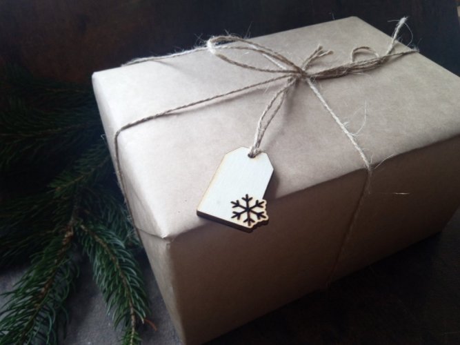 Dřevěná jmenovka na dárek - Vločka