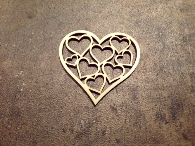 Dřevěná dekorace  - Srdce - Velikost: 15 cm